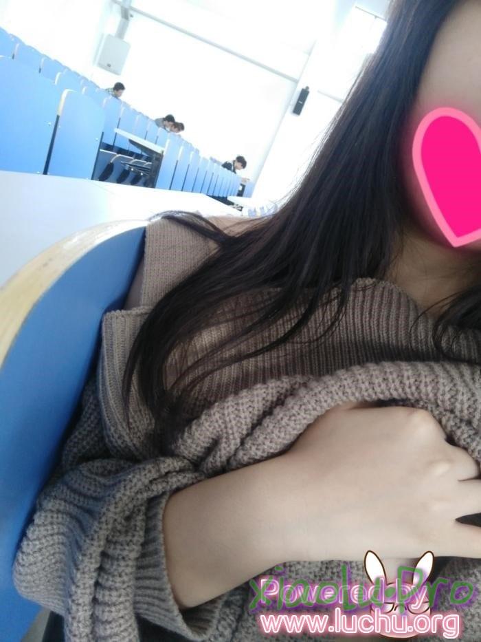 微博主安久奈白会议大厅+教室露出图包69P