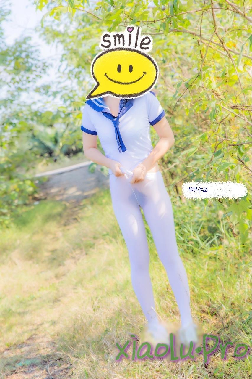 学校里是别人眼中的好学生、乖乖女，其实内里是大家的淫荡小骚货小树林野外露出【16P】