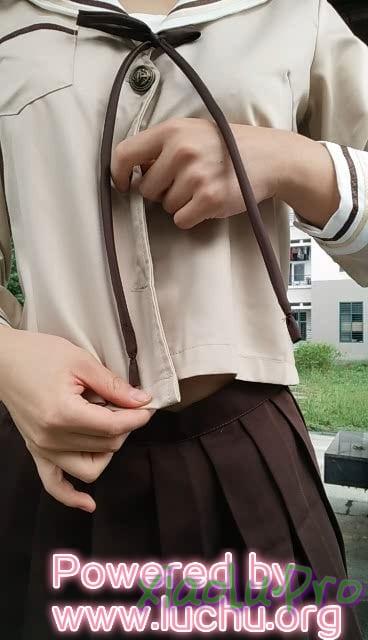 @苏苏小公主酱（月野兔）VIP系列 - 学生制服宿舍楼下的休息亭露出