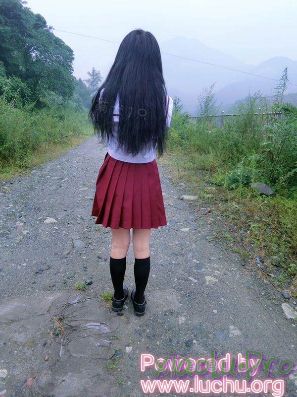 @萌犬一只 - 清晨农村里的制服露出