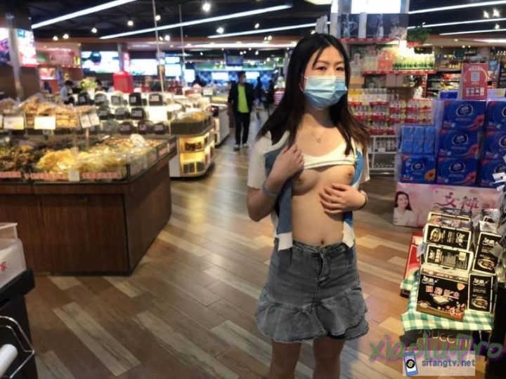 珠海嫩妻母狗欢欢全裸露出酒店3P无套[311P 99V 3.12G]
