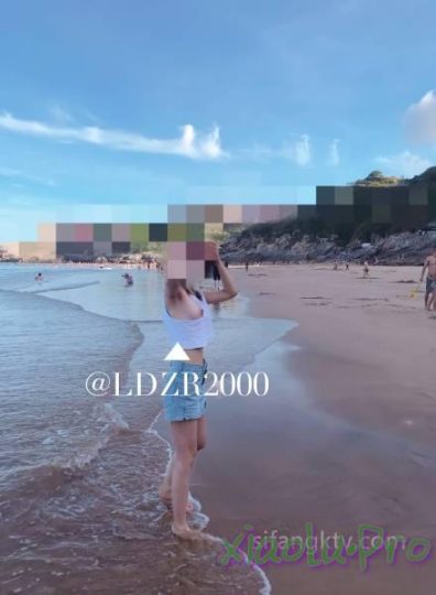 推特极品露出小淫妻【LDZ】人前大胆[18P 11V 260M]