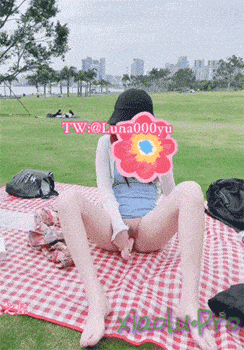 露出大师@娜娜，各种公共场合随意露出，地铁 公园 街头 超市 人来人往，大理旅拍