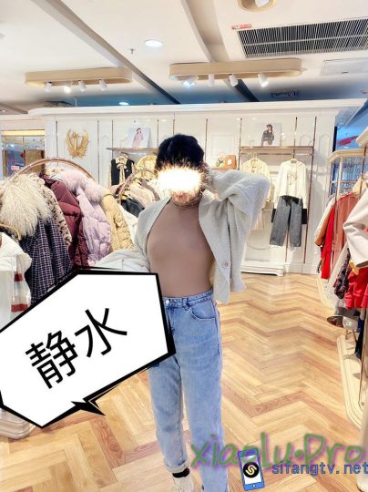 @静水 - 情侣档女友穿aj野外露出~全裸与农民工拍照~随便让路人摸~约炮群交花活多~别有一番韵味！【328P+38V/410M】