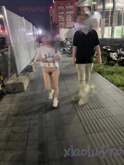 兔兔携手@卡露娅，餐厅ktv，商场电梯消防通道，地铁口露出
