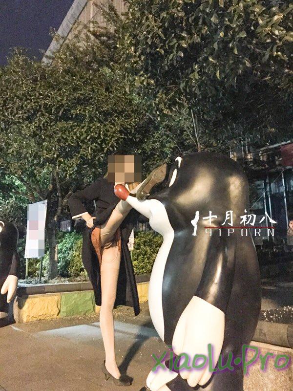 推特优质露出博主【十月初八】挑战各种户外人前露出户外啪啪啪图比视频刺激