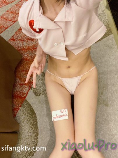 推特可爱萝莉00后母狗@小耳朵哇 - 大尺度视图福利 露出癖白虎抖M反差少女~JK校服狗链露出~粉乳嫩逼开发三洞~自慰喷水榨汁机【125P/107V/1.68G】
