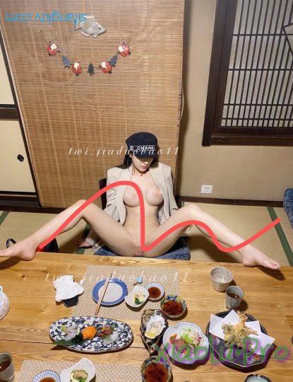 @佳多饱 - 最新价值1988资源 高铁露出 酒吧  完美露脸