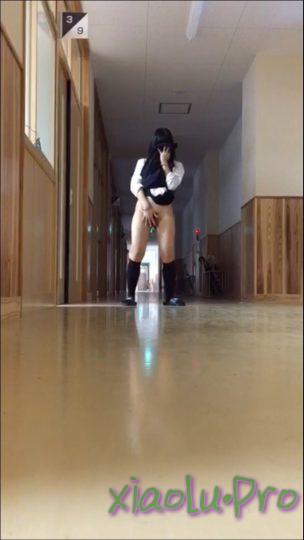 だれもいない学校からの露出オナk女子、大量動画
