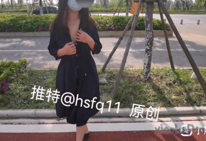 嫂子爱露出 @hsfq11 - 郊外露出小视频