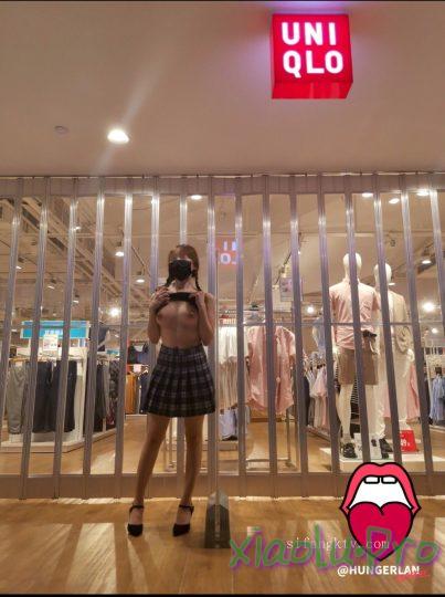 推特40W粉超骚反差露出母狗 @HUNGER 超骚反差婊多P露出调教带乳环太骚了极品母狗 【715M/86V】
