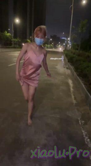 推特人气可甜可盐清纯活泼女神【董香】@dong63410098 高价私拍，裸舞、自慰、露出、调教、放尿舞跳的好又特骚【5100M/68V】