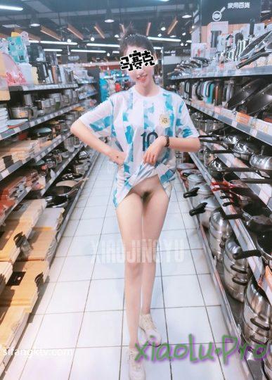 @小鲸鱼 - 订阅私拍 各种极限露出参加夫妻群交会给单男分享自己的极品娇妻 [214P+39V/810M]