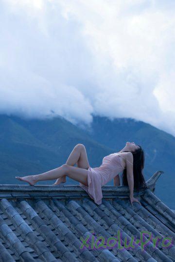阿朱在屋顶涩涩 [105P+1V/2.75G]