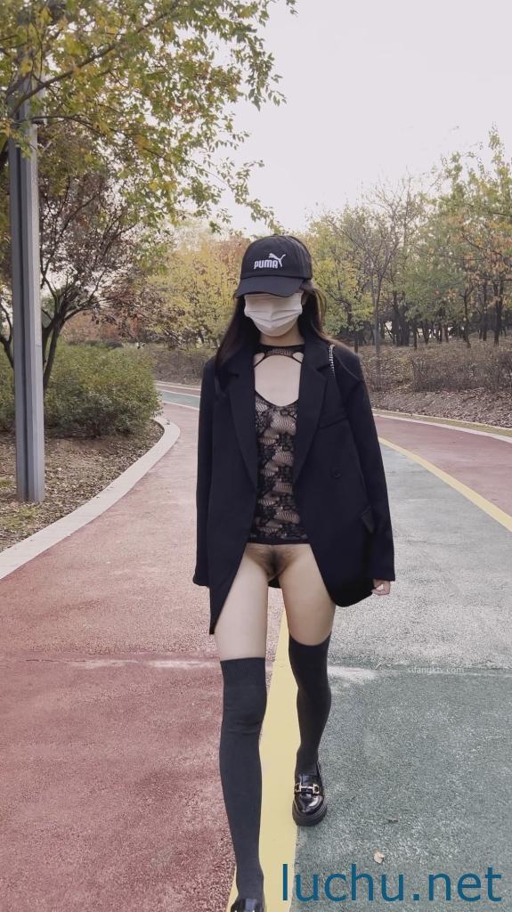 @傲娇小仙女 12月流出 露出私拍图包视频 HEVC版 [422P+23V/7.18G]