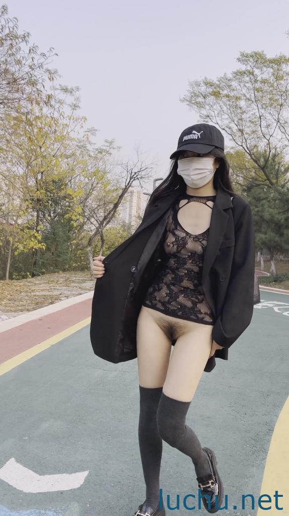 @傲娇小仙女 12月流出 露出私拍图包视频 HEVC版 [422P+23V/7.18G]
