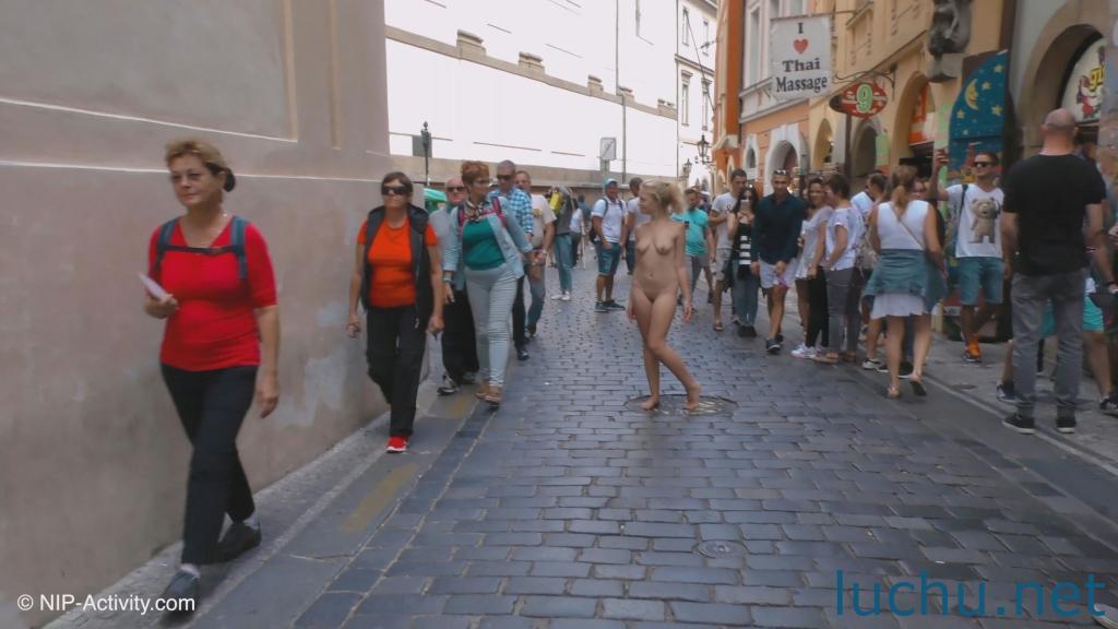 [尼普行动] 迈凯拉 旅游景点全裸漫步4K [825P+5V/10.0G]