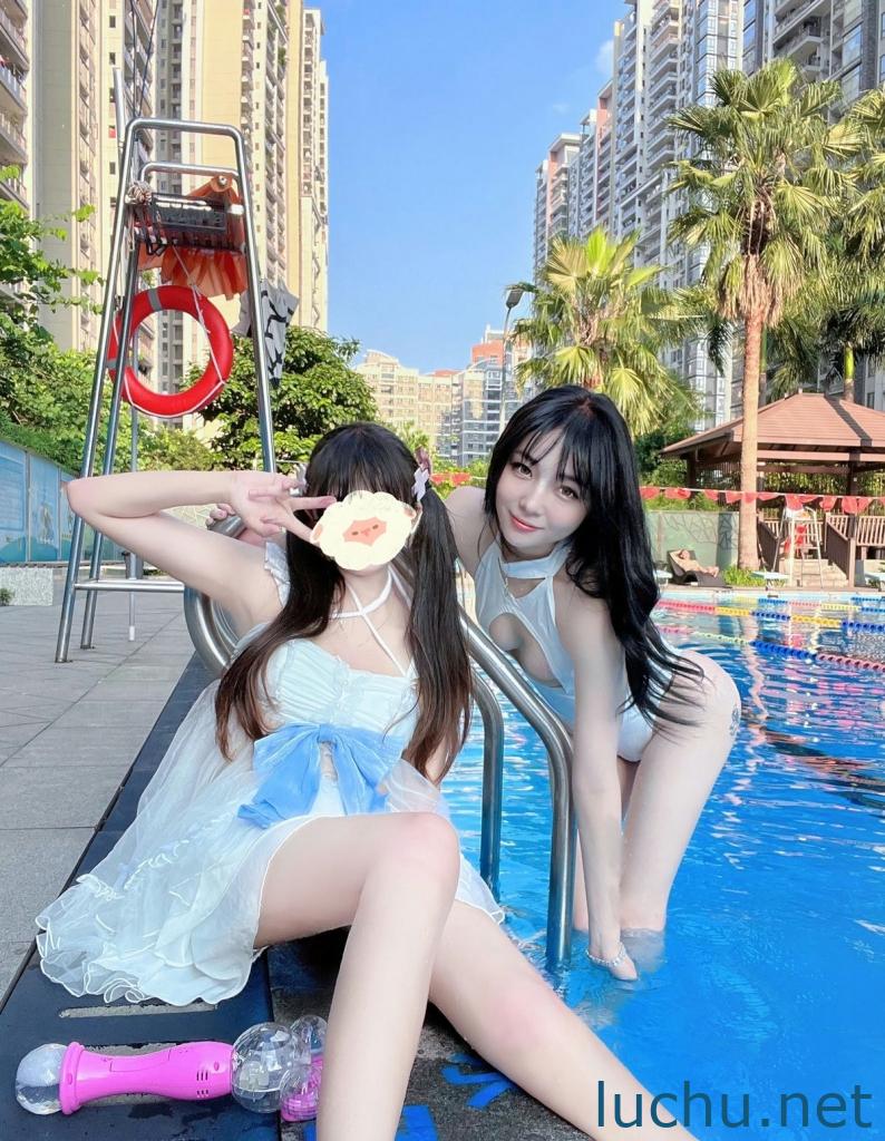 Twitter萝莉@爱吃甜食的仔仔酱 [50V+141P/184M]