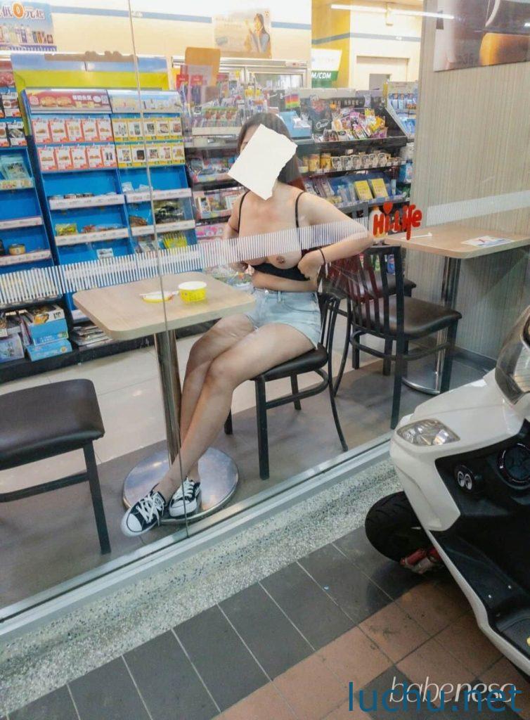 小姐姐和男友玩露出play [np+15v/460M]