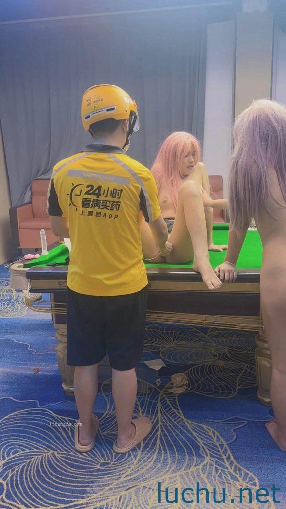 查小理的母狗@桃桃丸子 6月新流出福利 户外露出小哥互动[16V/1.45G]