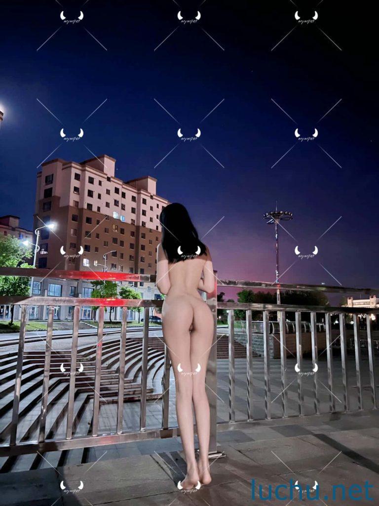 最新7月无水福利 推特优质情侣mympet女主身材一流 喜欢挑战各种难度人前露出 圣水遛狗调教啪啪[154P+44V/196M]