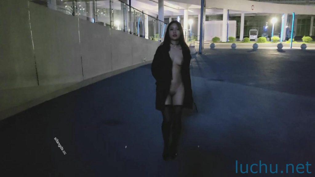 @卡夫卡的小菜猫 反差大学生 喜欢户外露出[23P+24V/2.14G]