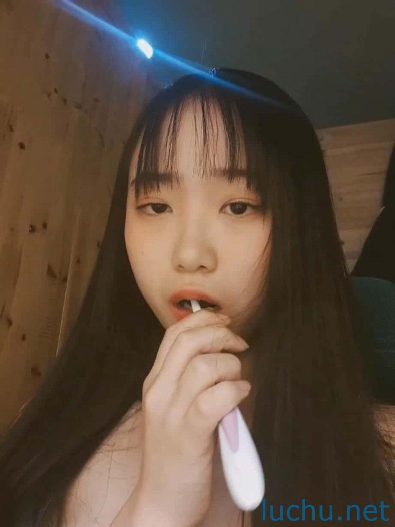 女子大生牙刷自慰露出[13P+21V/413M]