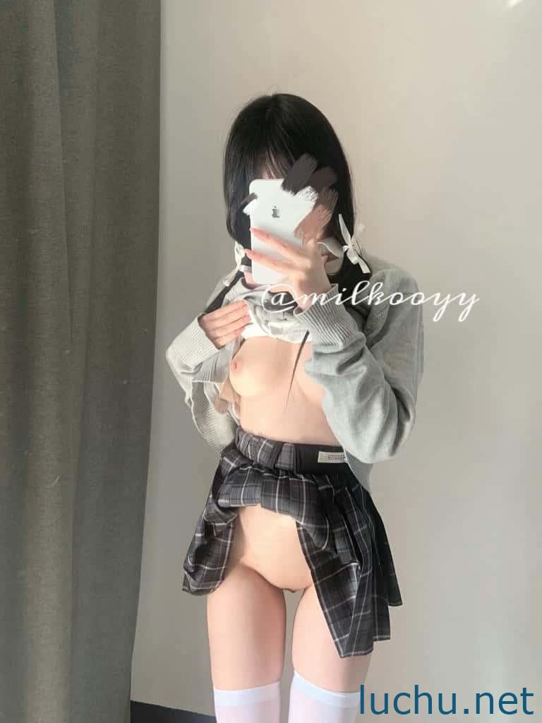 @困困熊 福利私拍[172P+64V/868M]