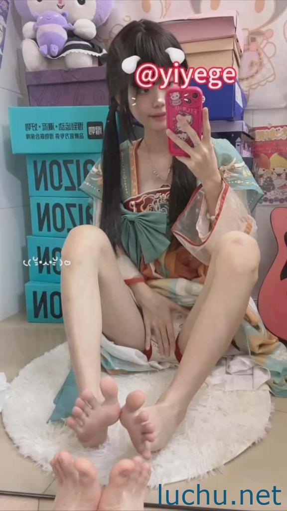 少萝饭崽@yiyege 自慰私拍小福利[3V/633M]