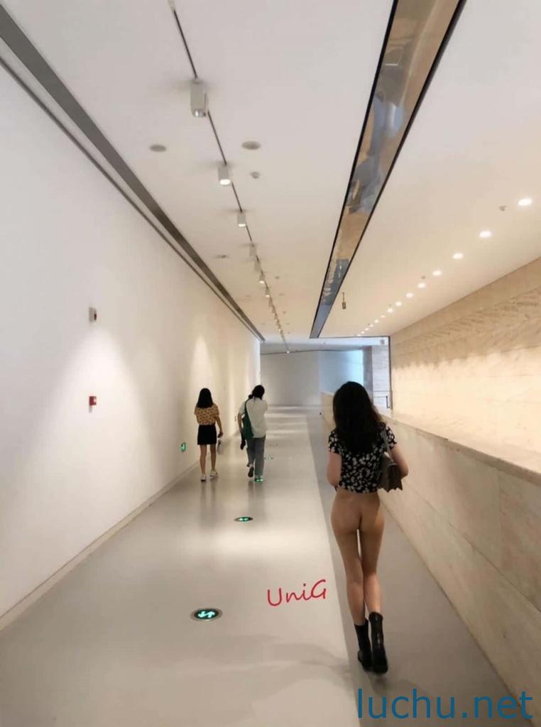 @zlovethree 户外露出 调教私拍合集[289P+26V/2.01G]