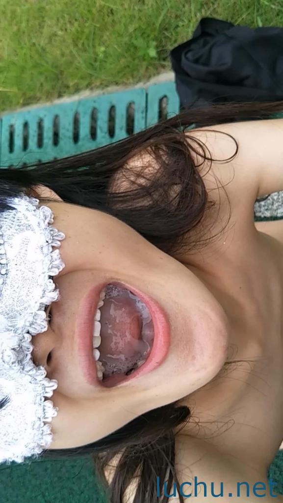长腿女孩@小喵 足球场露出打野炮[20V/2.63G]