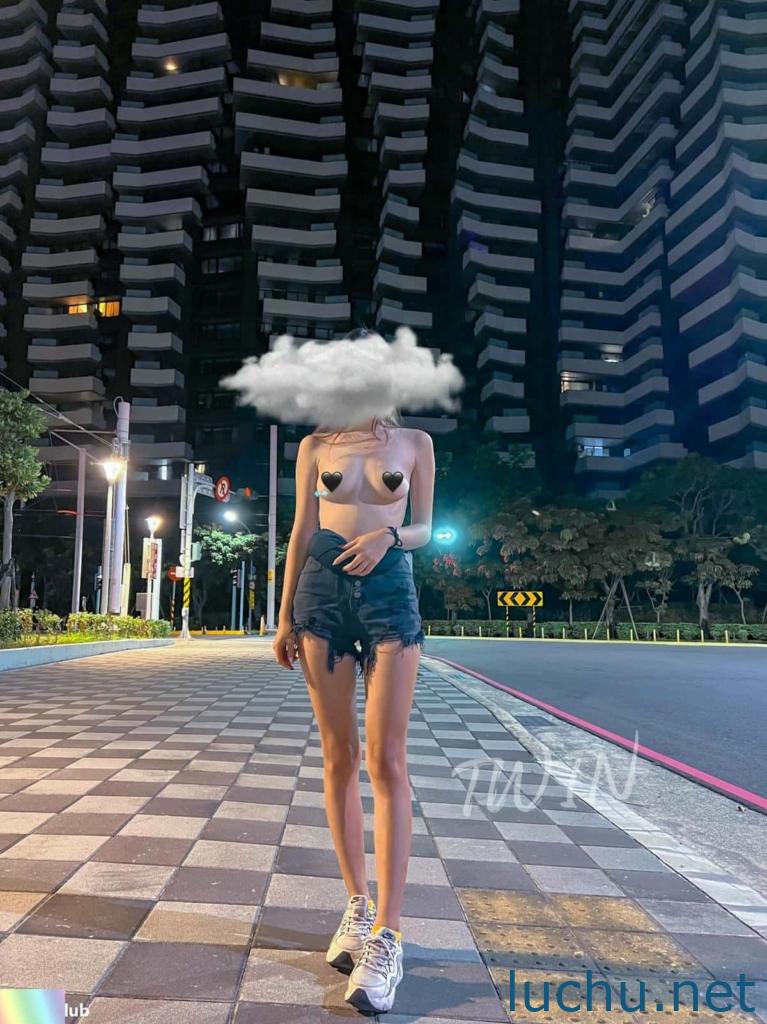 反差福利姬@twin 露出私拍福利合集[301P+50V/1.17G]