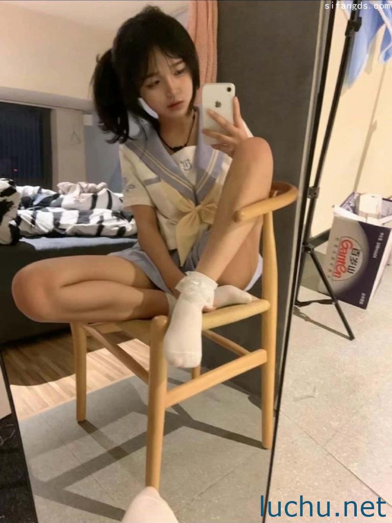 网红福利姬@毒妇 私拍福利视图[82P+22V/126M]